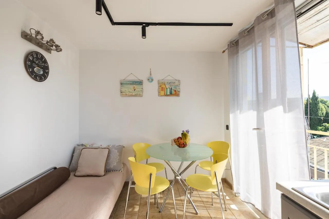 Promenade Rooftop Flat فارنا شقة